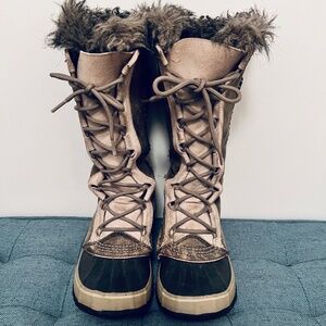 SOREL Cate the Great - waterproof leather tall boots: Size 6